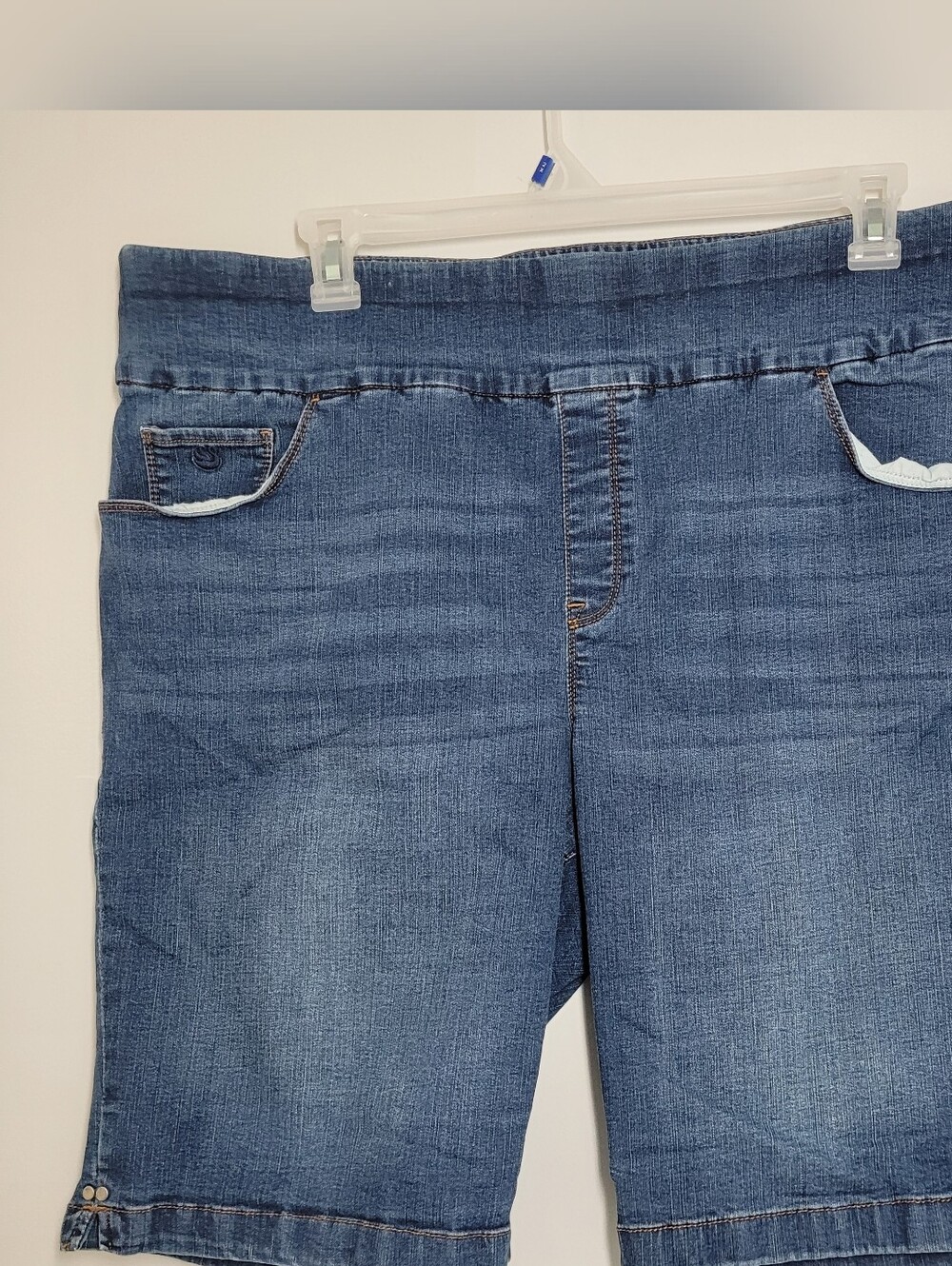 Gloria Vanderbilt Blue Jean Pull-on Bermuda Jeans Shorts 22W